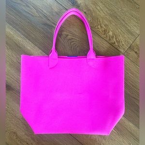 Rothy’s Lightweight Tote in Dragonfruit